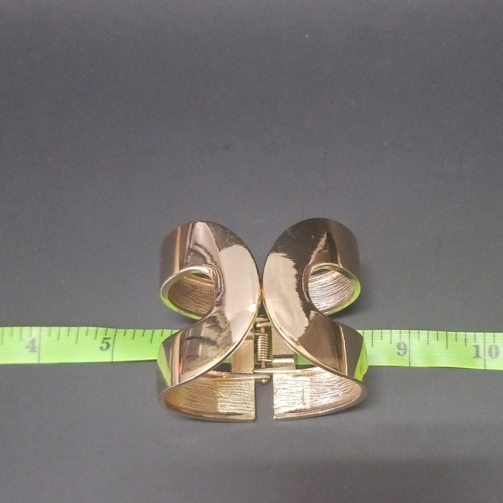 Gold tone cuff - Picture 5 of 5